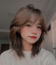 Fesyen Rambut Pendek, Short Hair For Chubby Faces, Korean Short Hair, Hair Style Korea, Hair Inspiration Short, Peinados Fáciles Para Cabello Corto, Shot Hair Styles, Girl Haircuts