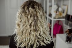 Houston beauty blogger Uptown with Elly Brown shares a review and how to use the Revlon Jumbo 3 Barrel Hair Waver for the perfect waves! 3 Barrel Waver Hair, Beachy Waves Hair, Lob Styling, Lob Hairstyle, Lob Haircut, Fashion And Beauty Tips, Bouncy Curls