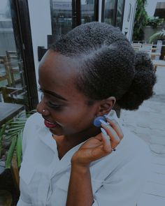 4c Hair Low Bun, 4c Low Bun, Natural Hair Low Bun, Low Bun Natural Hair, Natural Hair Slick Back, Side Part Bun, Bun Natural Hair, Hair Bun Design, Hair Low Bun