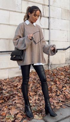 Vinter Mode Outfits, Lederhosen Outfit, Look Legging, Loose Fit Sweater, Winter Fashion Outfits Casual, Outfit Chic, Mode Inspo, Looks Chic, Autumn Outfit