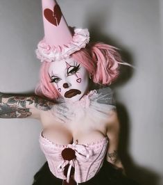 Woman’s Clown Costume, Womens Scary Clown Costume, Gothic Clown Tattoo, Pennywise Cosplay Female, Gory Clown Halloween Makeup, Pink Clown Halloween Costume, Clown Costume Black Women, Pink Clown Costume Halloween, Halloween Costume Clown Women