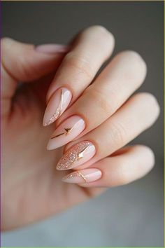 Nude Nails With Designs Art Ideas, Natural Design Nails, Nude Nails Design Ideas, Nail Nude Design, Simple Boho Nails, Nail Cute Design, Nails Nude Ideas, Nail Design Sparkle, Red Nude Nails