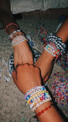 Photos Bff, Fun Sleepover Ideas, Best Friend Photos, Summer Plans, Bracelets Diy, Bff Pictures, Summer Bracelets, Bracelet Ideas, Best Friend Goals