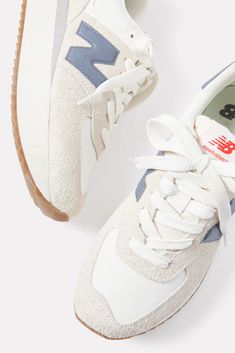 A stacked EVA platform sole adds the perfect lift to these sporty-chic New Balance sneakers, crafted with soft suede and a rippled rubber outsole. Trendy New Balance Sneakers, Platform New Balance, Best Tennis Shoes For Women, Dressy Sneakers, Shoes Sneakers Women, Magic Shoes, Staple Shoes, Back To School Shoes, White Casual Shoes