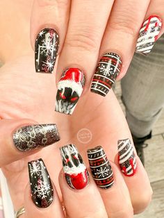 Krampus Nail Designs, Scary Christmas Nails, Spooky Christmas Nails, Scary Christmas, Spooky Christmas, The Claw, Xmas Nails, Christmas Nail Designs