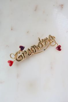 Vintage Gold Grandma Love Brooch. Length: 1" Width: 2 1/2" Vintage condition! Please zoom in. Back to the shop: https://www.etsy.com/shop/SusVintage?ref=hdr_shop_menu Don't hesitate to contact me if you have any further questions. Thank you for looking!! Grandma Love, Vintage Gold, Halloween Shopping, Beauty Book, Favorite Jewelry, Brooch Pin, Brooches, Accessory Gift, Electronic Accessories