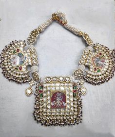 Kanthla, the traditional necklace of Kannadigas, Karnataka Popular Jewelry Trends, Antique Necklace Gold, Traditional Necklace, Heritage Jewellery, Bridal Fashion Jewelry, Polki Jewellery, Choker Set, Popular Jewelry, Antique Necklace