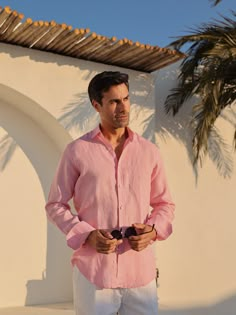 100% Pure Linen Pink Men's Shirt. Made entirely with natural linen. Long-sleeve men's linen shirt, ideal for the summer season with its breathable linen fabric. Linen Outfit Men, Linen Menswear, Pink Linen Shirt, Summer Fits Men, Pink Shirt Outfit, Pink Shirt Men, Linen Shirt Outfit, Men Linen Shirt, Shirt Outfit Men