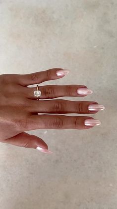 nail inspo ; pink holographic ; glazed donut ; pearl nails ; hailey bieber ; engagement ring Nails That Make You Look Tan, Halle Sandberg Nails, Crome Nails Almond Short, Light Pink Chrome Nails Almond, Summery Nails 2024, Clean Summer Nails, Classic Summer Nails, French Tip Dip Nails, Nails For Mexico Vacation