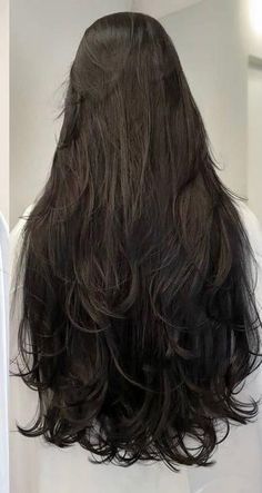 Indian Hair Cuts, Haircuts For Long Hair With Layers, Long Shiny Hair, Long Indian Hair, Hair Stylies, Long Black Hair, Haircuts For Long Hair, Beautiful Long Hair, روتين العناية بالبشرة