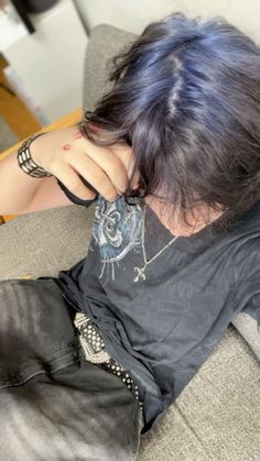 Dyed Black Hair Men, Masc Hair Dye Ideas, Blue Hair Dye Ideas Short Hair, Dyed Masc Hair, Dark Blue Hair Short, Black And Blue Hair Men, Dyed Hair For Men, Men Dyed Hair Ideas