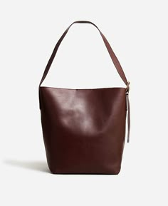 The Essential Bucket Tote | Madewell Best Work Bag, Chocolate Raisins, Classy Yet Trendy, Madewell Bags, Range Bag, Fall Wardrobe Essentials, Bucket Tote, Fall Capsule Wardrobe, Work Bags