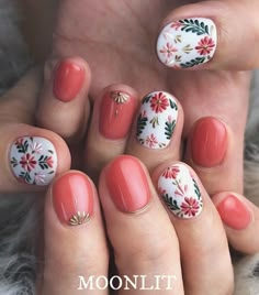 Spanish Style Nails, Mexican Floral Nails, Hand Painted Nail Art Design, Indian Style Nails Art Designs, Bohemian Nails Designs, Wildflower Nail Art, Red Floral Nail Designs, Spanish Tile Nail Art