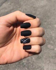 Matte Black Nails With White Design, Matte Black Nail Ideas Short, Gel Nail Designs Coffin Shape Short, Short Black Nails Ideas Matte, Short Square Acrylic Nails Matte, Matte Black Nails With Glitter Tips, Mat Black Nails Design, Black Nails With Ring Finger Design, Nails Square Short Black