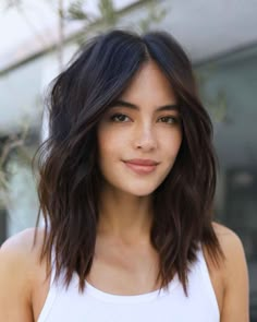 Short Shag Brown Hair With Highlights, Best Hair Cuts For Thinner Hair, Choppy Lob Haircuts With Layers, Collar Bone Haircuts, Edgy Layered Hair Medium, Haircuts For Large Foreheads, C Cut Hairstyle, 40s Hair, Medium Brunette Hair