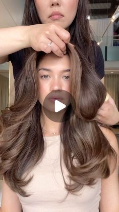 Laura Kim on Instagram: "Cute reaction moment @emily_kaufman_ We were so surprised by this high-shine healthy latte brunette✨ 2024 is all about getting your hair glowing and healthy ✨ Hair colour by me @studiomuse_hairsalon Using no bleach @avedaaustralia . . . . #avedaelc #nobleach #brunette #lattebrunette #expensivebrunette #healthyhair #sydneyhair #studiomusehair" Latte Brunette Hair Color, Latte Burnett Hair, Brunette 2024, Latte Brunette, Latte Hair, Cute Reaction, Cool Brown Hair, Healthy Hair Colors, Ash Beige