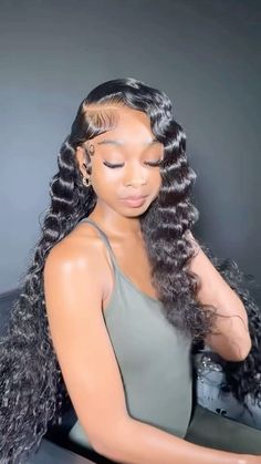 Frontal Wig Hairstyles Curly Hair, 19th Birthday Hairstyles, Hairstyle Wigs For Black Women, Black Lace Front Hairstyles, Curl Wigs For Black Women, Diamonds In Hair, Short Curly Wig Hairstyles, Side Part Crimps, Wavy Wig Hairstyles