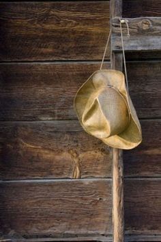 Cowboy Straw Hat, Farms Living, Old Barns, Country Charm, Old Barn, Country Farm, Cowboy And Cowgirl, Weathered Wood