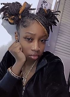 Short Loc Hairstyle Women, Locs Black Women Hairstyles, Locs On Fine Hair, Dread Hairstyles For Women, Dreads Styles