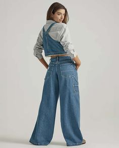 Add a little extra function to your wide leg denim with the Lee® Slouch Carpenter. This denim comes with all of the classic carpenter details including contrast stitching, wide utility pockets, and a hammer loop. With its low-rise fit and wide legs, it adapts the best of '90s denim with a modern flair. Made from a soft blend of cotton with just a hint of stretch, this denim gives that worn-in feeling that feels right at home after a long day of work, or skating down the boardwalk. Add the matchi Slouch Jeans, Stamp Of Approval, Jeans Outfit Women, Watch Pocket, 90s Denim, Utility Pockets, Carpenter Pants, Lee Jeans, Wide Legs