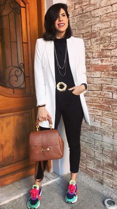 Running Errands Outfit, Suits And Sneakers, Sister Outfits, Womens Business Casual, Streetwear Fashion Women, Blazer Outfits, Fall Fashion Outfits, Classy Women, Colourful Outfits