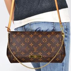 Louis Vuitton Handbags Black, Louie Vuitton, Favorite Mm, Pretty Purses, Louis Vuitton Favorite, Mm Monogram, Buy Louis Vuitton, Jeans Outfit Summer