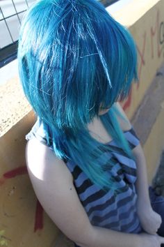 Emo Bangs, Bright Blue Hair, Cold Beauty, Hair Rainbow, Scene Style, Dyed Hair Pastel, Scene Aesthetic, Light Blue Hair, Emo Scene Hair