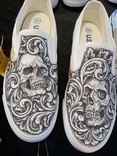 Shoe Art Designs, Paint Shoes, Leather Working Patterns, T Shirt Painting