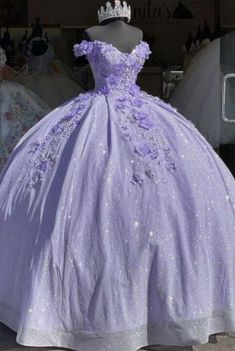 Lavender Ball Gown, Vestido Color Lila, Lavender Quinceanera Dresses, Lavender Quinceanera, Sparkly Ball Gown, Purple Ball Gown, Xv Dresses, Purple Quince, Purple Quinceanera Dresses