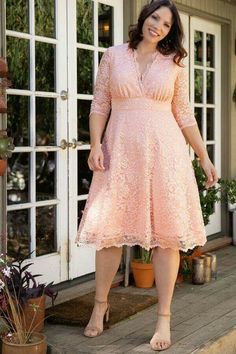 Plus Size Dressy Tops, Plus Size Lace Dress, Lace Dress Design, 60's Dress, Plus Size Cocktail Dresses, Groom Dresses, Date Dresses, Duplex House, Hollywood Fashion