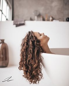 What is your Self-Care Sunday ritual? 2c Hair, Curly Bun, Curly Hair Routine, Hair Routines, Winter Hairstyles, Bella Hadid, Damaged Hair, Dry Hair, Beauty Brand