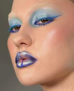 Avant Garde Face Paint, Water Inspired Makeup, It Girl Posters, Water Makeup Looks, Flower Fairy Makeup, Avantgarde Makeup, Blue Editorial, Blue Eyeliner Looks, Experimental Makeup