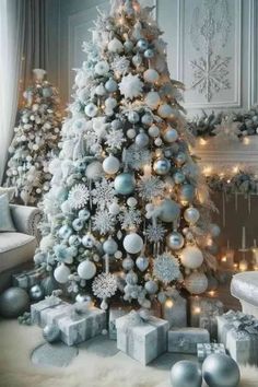 29 Blue Christmas Tree Ideas: Bringing Winter Magic Into Your Home - ReenaSidhu Light Blue Christmas Tree, Tree Decorations Diy, Christmas Tree Decorating Themes, Christmas Tree Decorations Diy