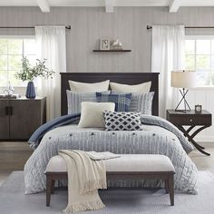 Oversized 100% Cotton Clipped Jacquard Comforter Set with Euro Shams and Throw Pillows - Blue Hues - Quahog Bay Bedding Navy Farmhouse Decor, Guest Bedroom Gray, Navy Farmhouse, Modern Farmhouse Bedrooms, Farmhouse Coastal Decor, Kylie Bedroom, Bedroom Paint Color Ideas, Blue White Bedroom, Florida Home Decor