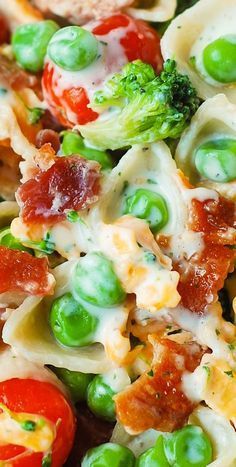 pasta salad with peas, tomatoes and broccoli