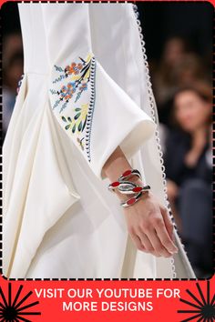 Embroidery fashion for women. You may visit our youtube channel for more ideas. Love to all. Manset Lengan, Dior Ready To Wear, Looks Street Style, Raf Simons, Zuhair Murad, Embroidery Fashion