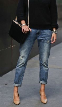 jeans + nude pumps Looks Jeans, Mode Tips, Love Jeans, Boyfriend Jean, Outfit Jeans, Nude Pumps, Mode Inspo, Inspired Outfits, 가을 패션