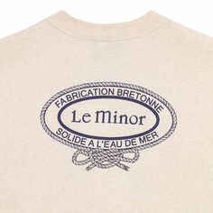 a t - shirt with the words le minorr on it