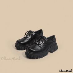 Olivia Mark - Stylish Chunky Platform Loafers: Classic Black Patent Leather Oxford Shoes for Professionals Chunky Platform Loafers, Patent Leather Oxfords, Leather Oxford Shoes, Platform Loafers, Big Head, Chunky Platform, Black Patent Leather, British Style, Classic Black