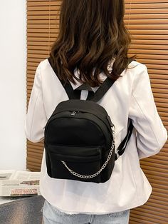 Preto Neutro Collar  Poliamida Simples Mochila funcional Embellished   Bolsa Feminina Black Backpack Aesthetic, Mini Black Backpack, Backpack Aesthetic, Animal Backpacks, Minimalist Chain, Functional Backpack, Chain Decor