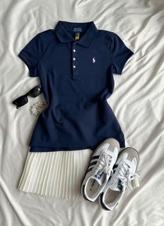 Fitted Polo Outfit, Polo Outfits For Women Summer, Ralph Lauren Polo Outfits Women, Polo Outfits For Women Casual, Outfits With Polo Shirts, Cute Polo Shirt Outfits, Polo Shirts Women's Outfit, How To Style A Polo Shirt Women, Ralph Lauren Polo Shirt Outfit Women's