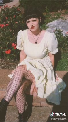 Riot Girl Fashion, Riot Grrl Fashion, 90s Fashion Grunge, Alt Outfits, Courtney Love, Alternative Outfits, Grunge Fashion, Aesthetic Outfits, Punk Fashion