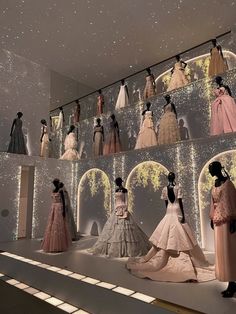 Dior Museum, Museum In Paris, Stile Blair Waldorf, Dior Aesthetic, Fashion Dream Job, Moda Chanel, Model Lifestyle, Museums In Paris, Christian Dior Couture