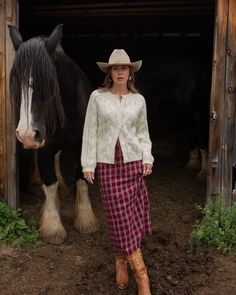 Winter Farm Outfit, 70s Western Aesthetic, Fall Country Outfits, Courtney Steeves, Fall Western Outfits, Western Casual Outfits, October Photoshoot, Western Winter Outfits, Fall Cowgirl