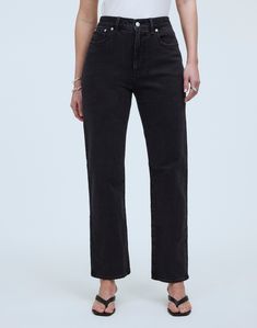 Big Hips Outfit, Best Mom Jeans, Petite Womens Clothing, Petite Curvy, Black Jeans Women, Trendy Mom, Hourglass Shape, Curvy Women Jeans, Denim Trends