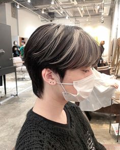 Korean Men Highlights Hair, Color Hair Men, Hair Color Man, Hair Color Ideas Men, Man Hair Color, Hair Highlights Short Hair, Hair Color For Short Hair