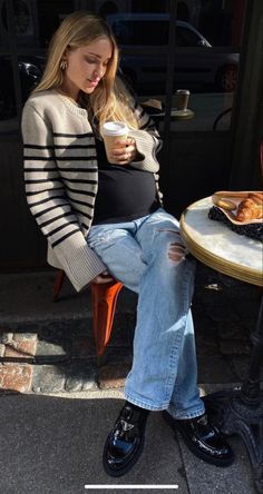 Pregnancy Winter Outfits, Chic Pregnancy Style, Pregnacy Fashion, Pregnancy Fits, Yummy Mummies, Bump Outfits, Pregnancy Fashion Winter, Pregnancy Fashion Fall, Prego Outfits