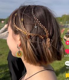 Cute Hairstyles For Above Shoulder Hair, Greek Goddess Short Hair, Three Bun Mohawk, Ren Faire Short Hairstyles, Hair Beads Short Hair, Hair Barrettes Hairstyles 90s, Hair Clippy Styles, Beach Braids Short Hair, Short Medieval Hairstyles