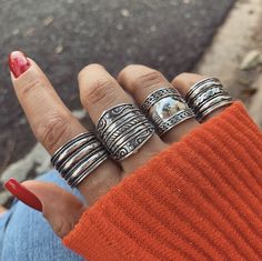 Black Ring Set, Chunky Silver Jewellery, Hot Jewelry, Casual Jewelry, Funky Jewelry, Girly Jewelry, Jewelry Inspo, Dream Jewelry, Boho Rings