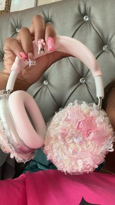 #airpods Pink Air Pod Max, Airpod Pro Max Accessories, White Airpod Max Aesthetic, Silver Airpods Max Aesthetic, Apple Airpod Max Aesthetic, Air Pod Max Cover, Junk Airpod Max Case, Airpod Max Junk Case, Airpod Pro Max Aesthetic